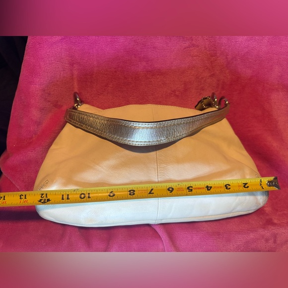 Coach Soho Y2K White Soho line Leather Buckle Flap Bag W oversized Coach Tag EUC - Picture 6 of 13